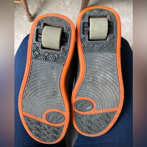 Heelys kids’ youths’ boys’ skates running shoes w/ wheels on the heels #sk8rboi - Picture 3 of 7